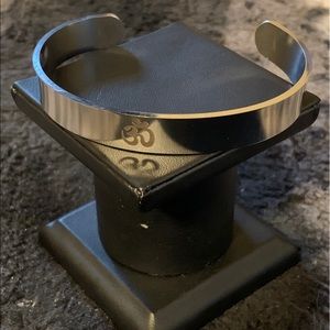 NWOT Titanium OM Cuff Bracelet